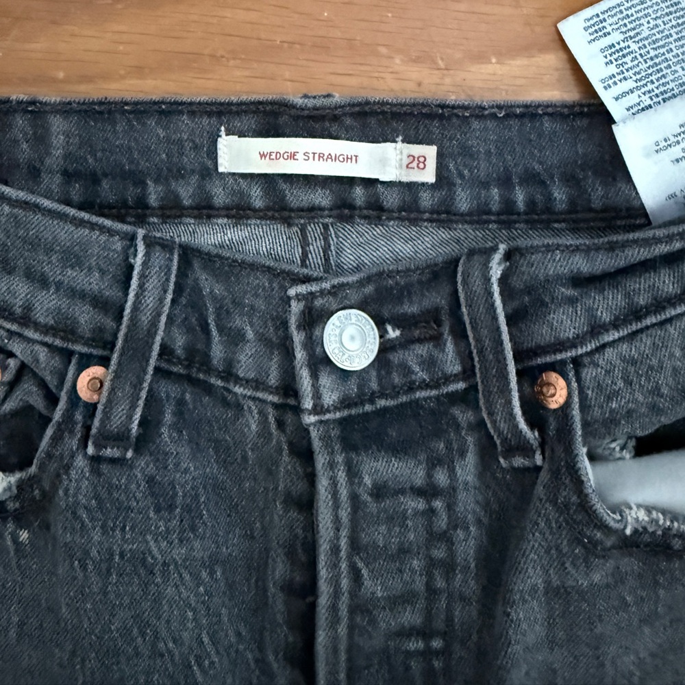 Levi’s wedgie straight.